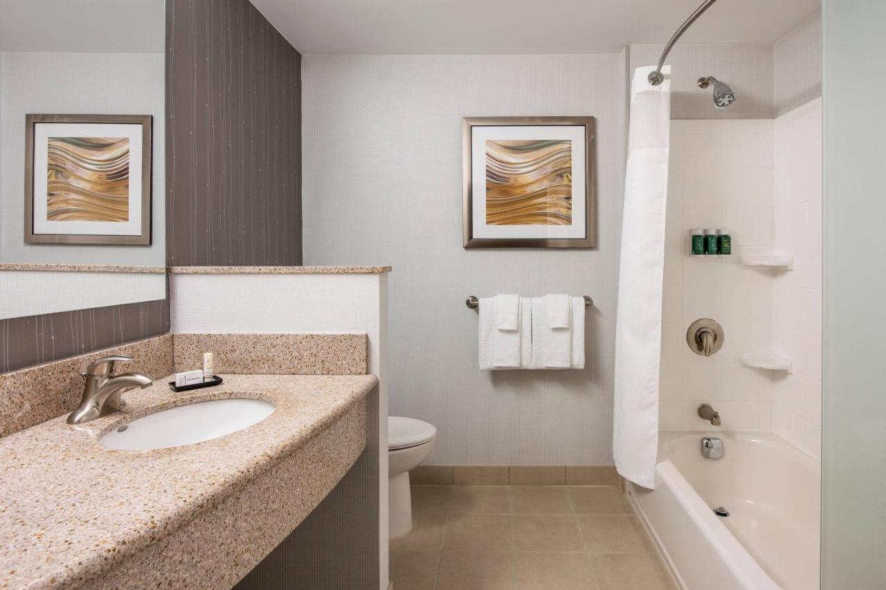 Hotel Courtyard By Marriott Edmonton West Exterior foto