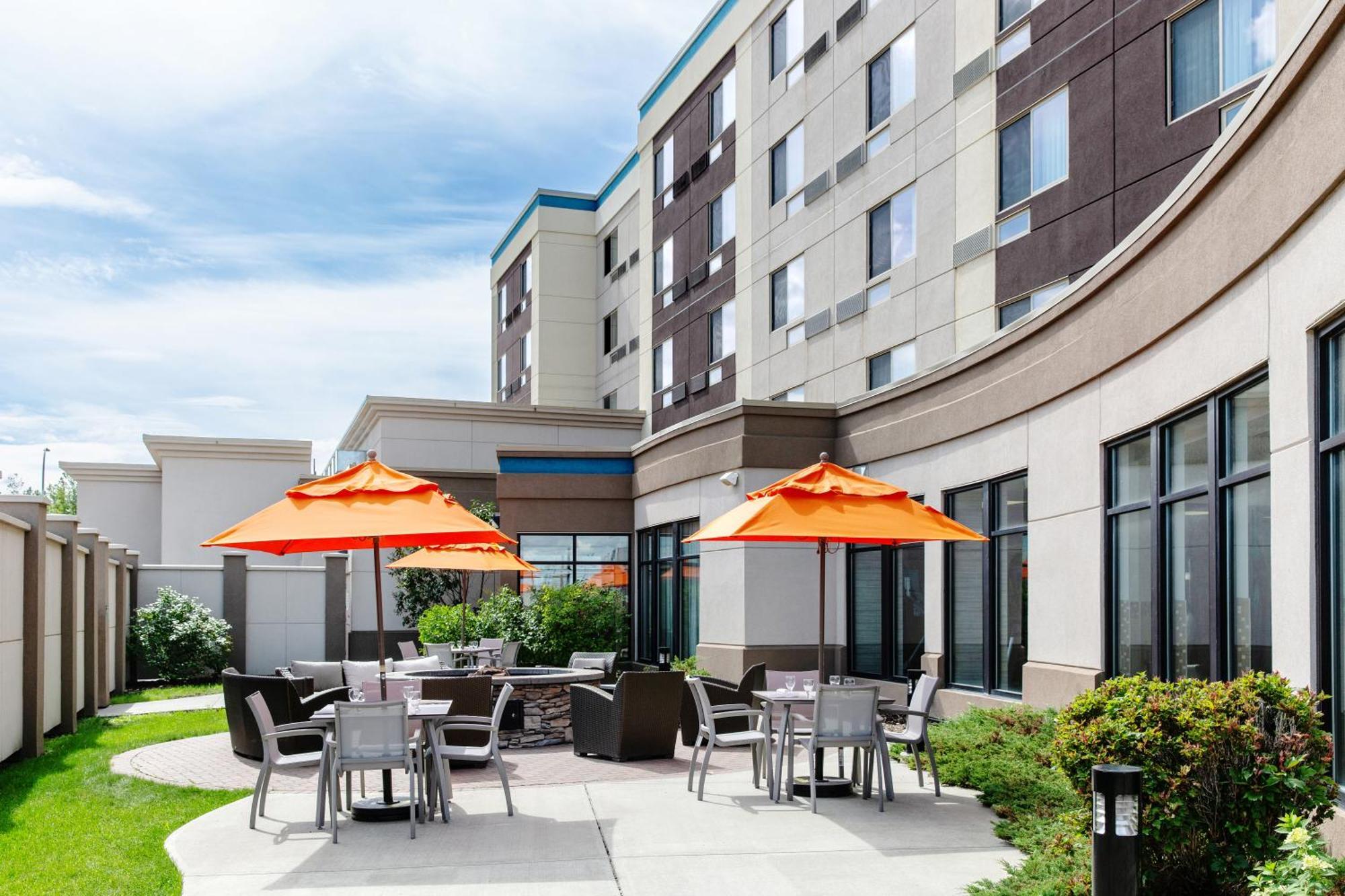 Hotel Courtyard By Marriott Edmonton West Exterior foto