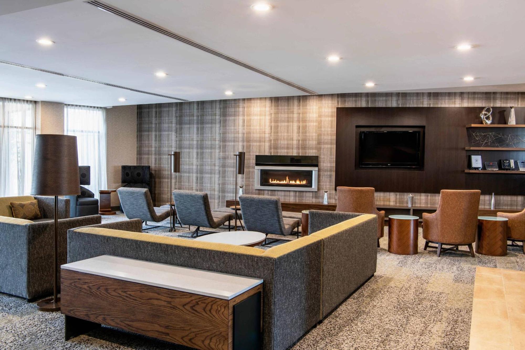 Hotel Courtyard By Marriott Edmonton West Exterior foto
