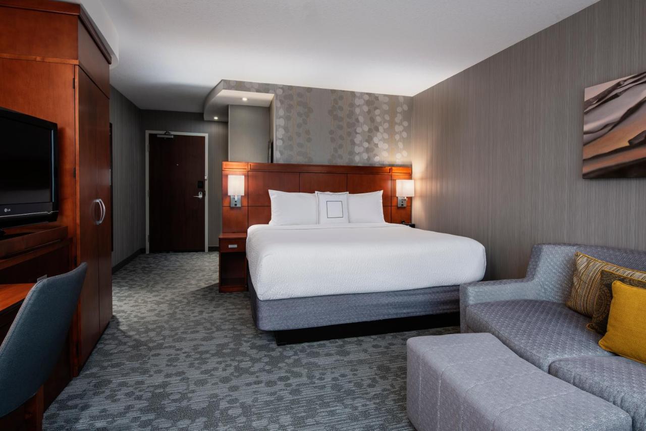 Hotel Courtyard By Marriott Edmonton West Exterior foto